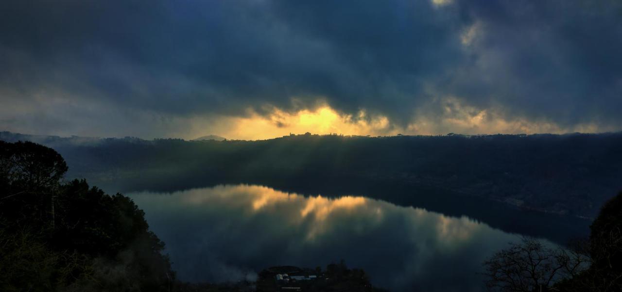 Suite Sul Lago 内米 外观 照片