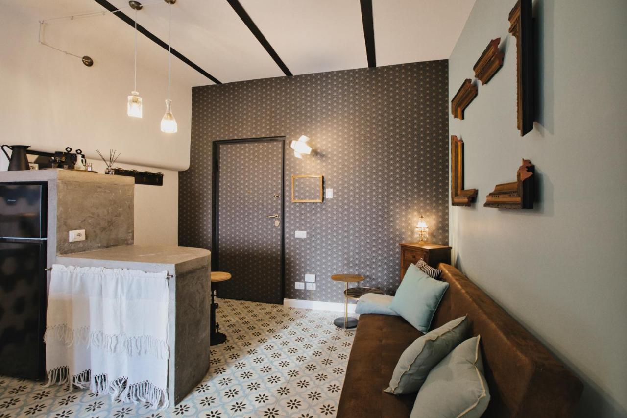 Suite Sul Lago 内米 外观 照片
